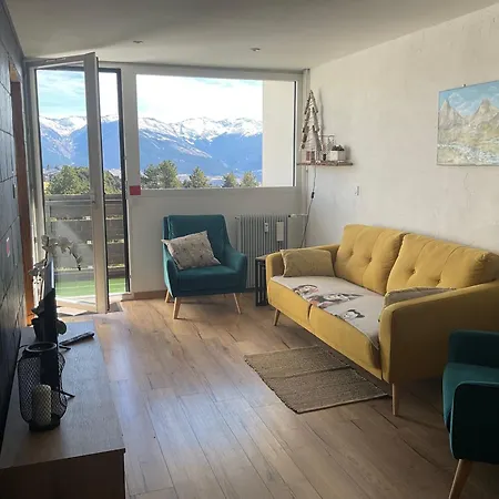 Tres Lumineux Apartment